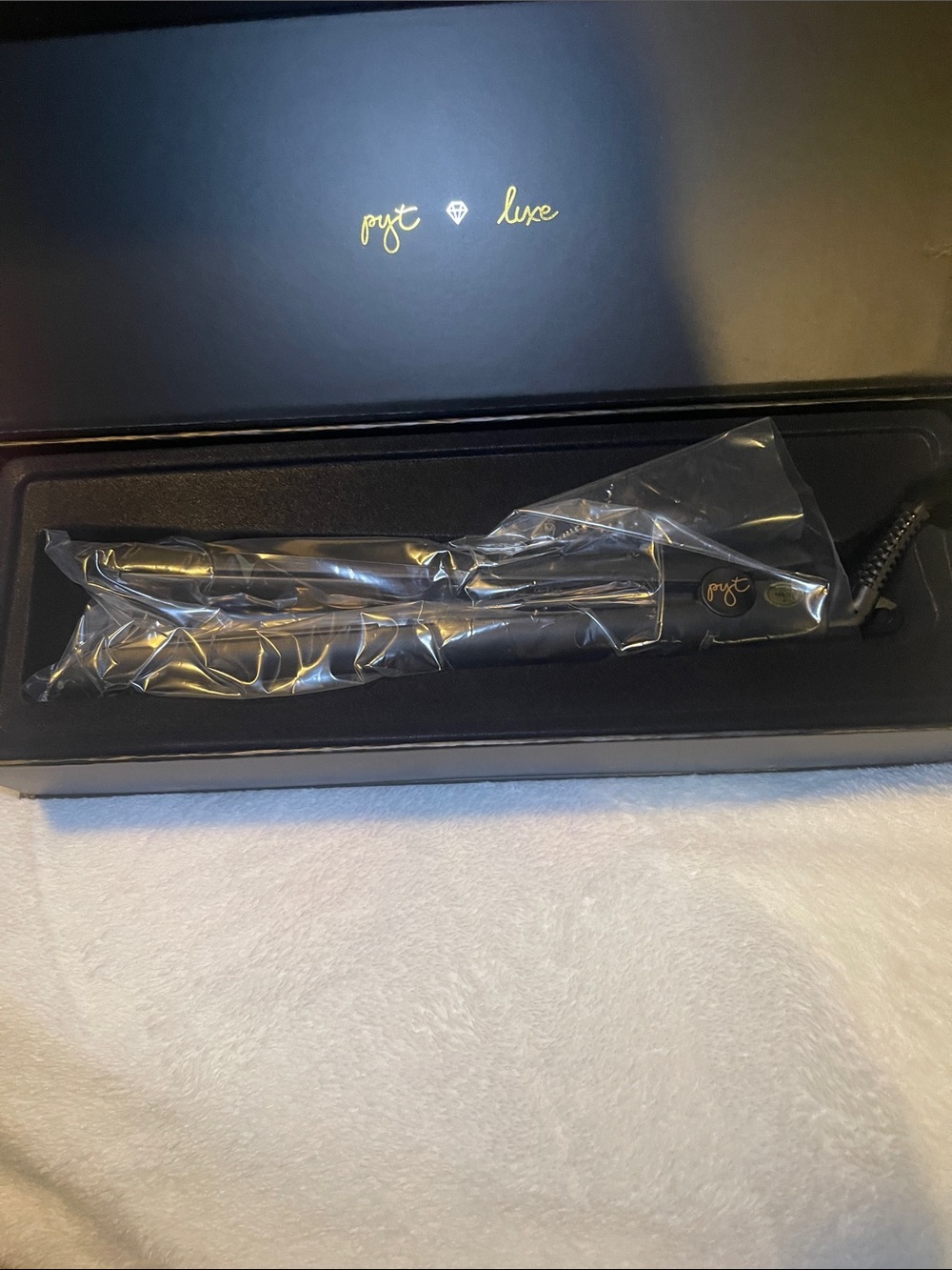 Luxe Black Hair Straightener - Professional Styling Tool